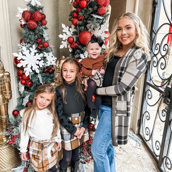 🛍 Meet your Posher, Brittany 🛍 - Picture 2 of 2